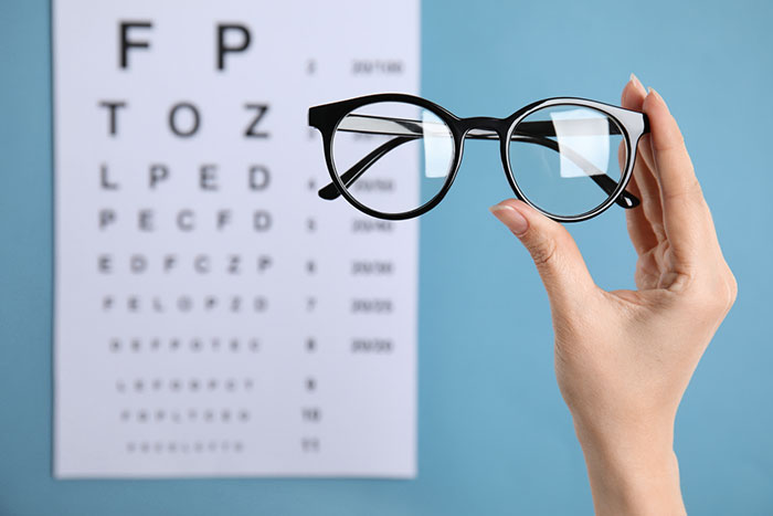 The Importance of Updating Your Glasses Prescription Through Independent Optometry Services
