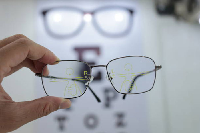 Progressive Lenses vs. Vocational Lenses - Which One is Right for You?